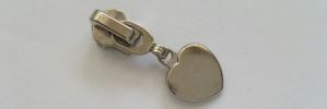 #5 Solid Heart Auto-lock Slider with Pull - M51Q for Metal