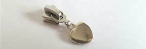 #5 Solid Heart Auto-lock Slider with Pull - M51Q for Plastic