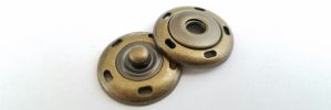 Euro-inspired Round Large Snaps ~ YC58